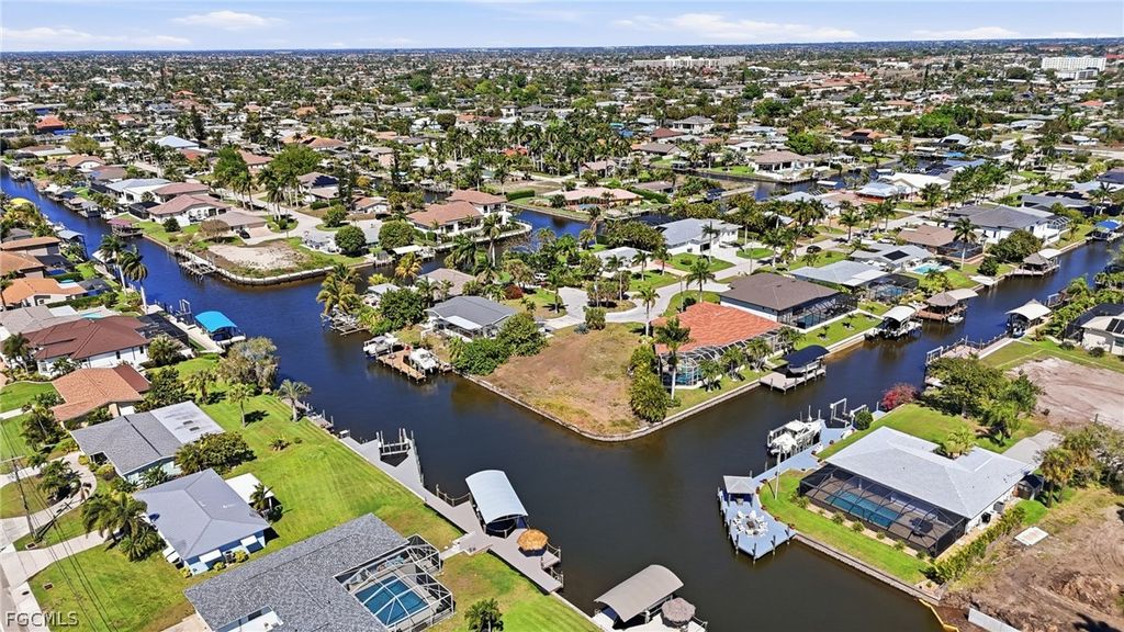 5357 Majestic CT, Cape Coral, FL 33904