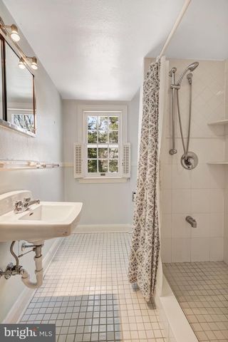 3916 MILITARY RD, Arlington, VA 22207