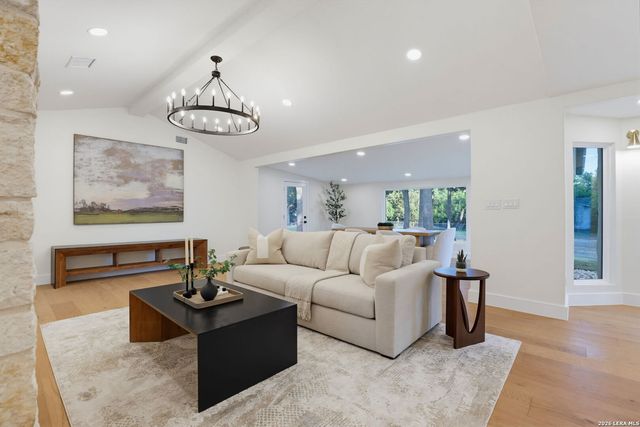 28262 WINDWOOD DR E, Boerne, TX 78006