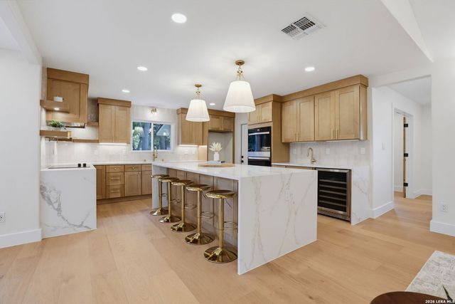 28262 WINDWOOD DR E, Boerne, TX 78006