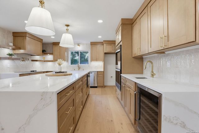 28262 WINDWOOD DR E, Boerne, TX 78006