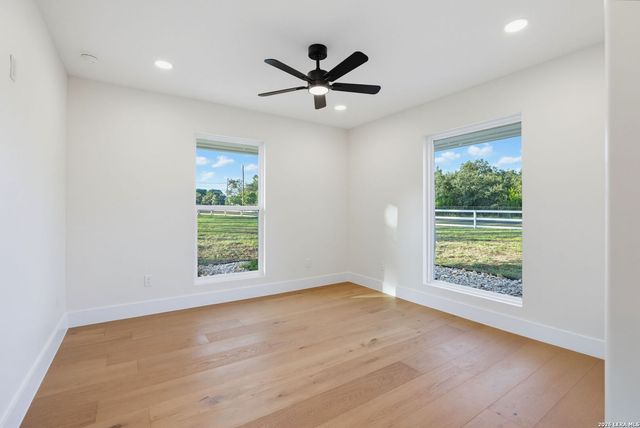28262 WINDWOOD DR E, Boerne, TX 78006