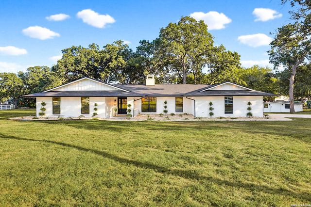 28262 WINDWOOD DR E, Boerne, TX 78006