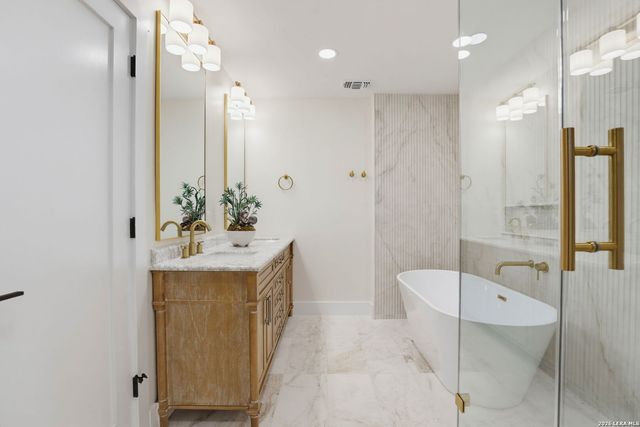 28262 WINDWOOD DR E, Boerne, TX 78006