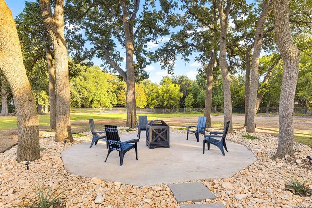 28262 WINDWOOD DR E, Boerne, TX 78006
