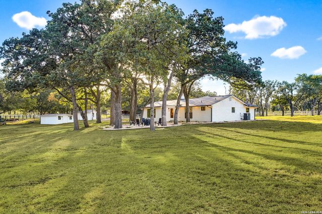 28262 WINDWOOD DR E, Boerne, TX 78006