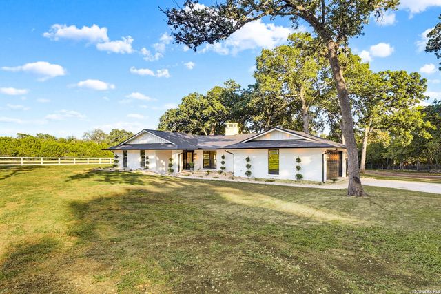28262 WINDWOOD DR E, Boerne, TX 78006