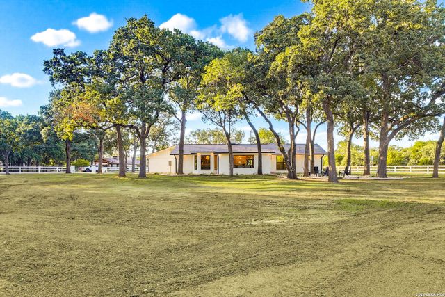 28262 WINDWOOD DR E, Boerne, TX 78006
