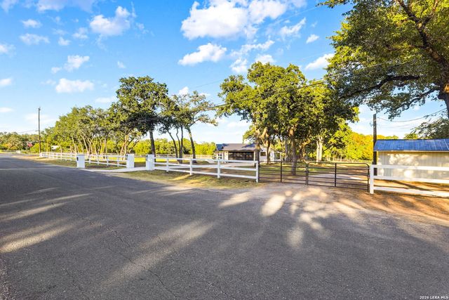 28262 WINDWOOD DR E, Boerne, TX 78006
