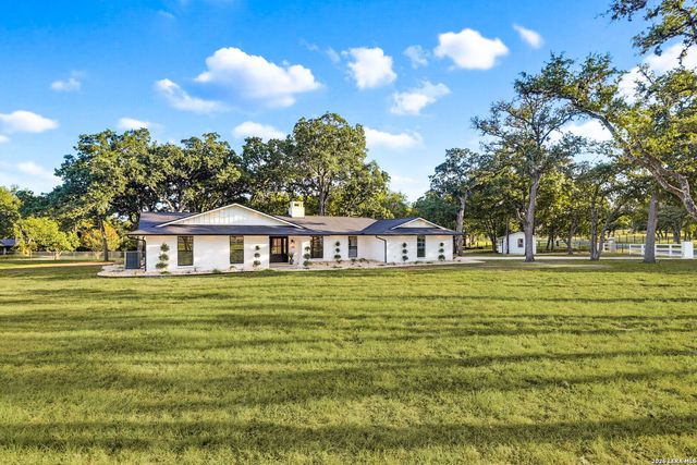 28262 WINDWOOD DR E, Boerne, TX 78006