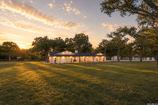 28262 WINDWOOD DR E, Boerne, TX 78006
