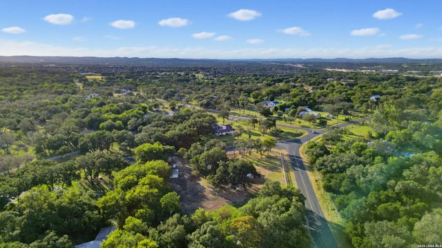 28262 WINDWOOD DR E, Boerne, TX 78006