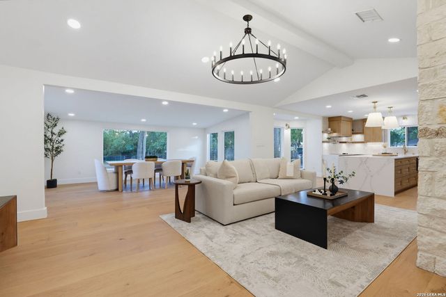 28262 WINDWOOD DR E, Boerne, TX 78006