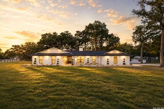 28262 WINDWOOD DR E, Boerne, TX 78006
