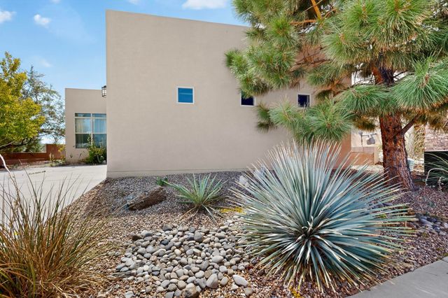 2626 Redondo Santa Fe NE, Rio Rancho, NM 87144