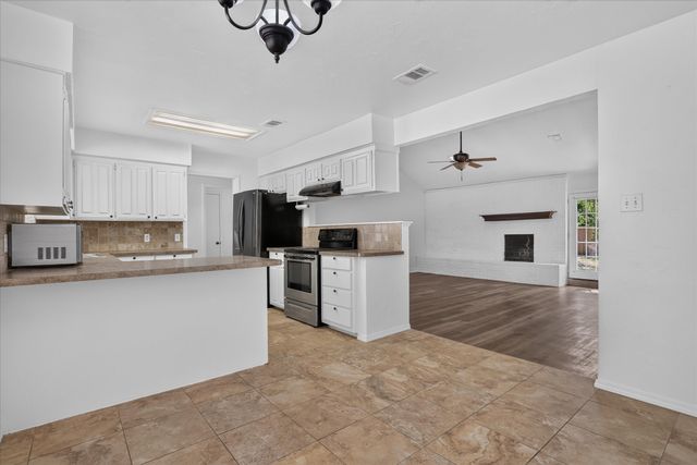 1016 Westminster Lane, Mansfield, TX 76063