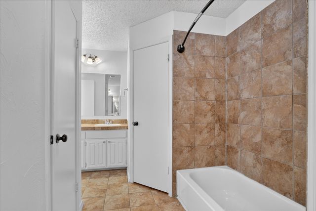 1016 Westminster Lane, Mansfield, TX 76063