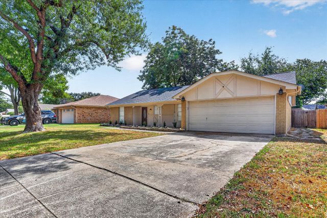 1016 Westminster Lane, Mansfield, TX 76063