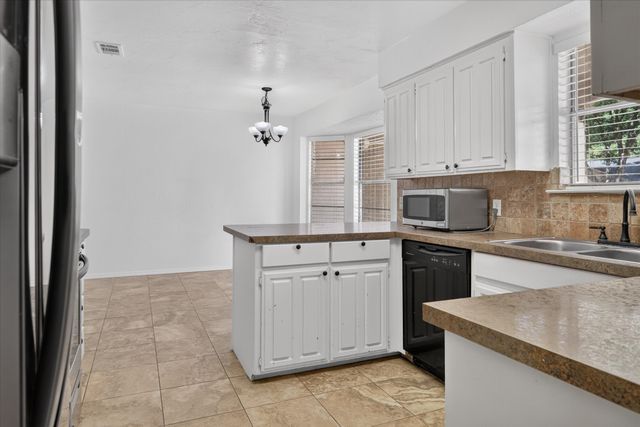 1016 Westminster Lane, Mansfield, TX 76063