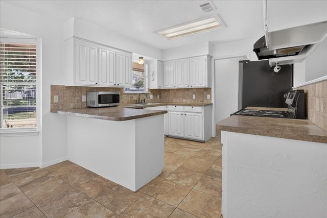 1016 Westminster Lane, Mansfield, TX 76063
