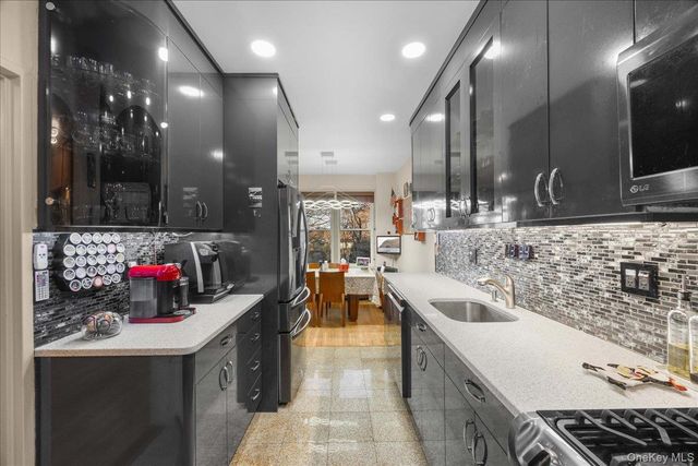 1015 Old Post Road 2C, Mamaroneck, NY 10543