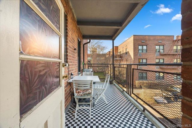 1015 Old Post Road 2C, Mamaroneck, NY 10543