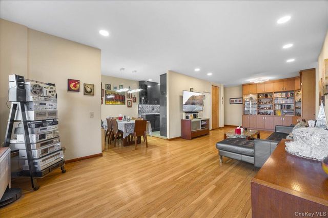 1015 Old Post Road 2C, Mamaroneck, NY 10543