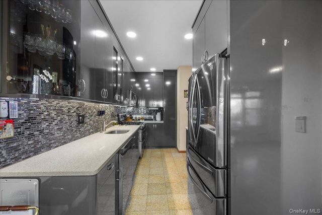 1015 Old Post Road 2C, Mamaroneck, NY 10543