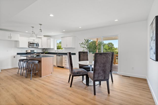 5916 HUNTINGTON CT, Columbia, MO 65202