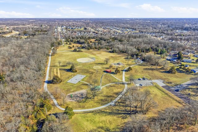 5916 HUNTINGTON CT, Columbia, MO 65202