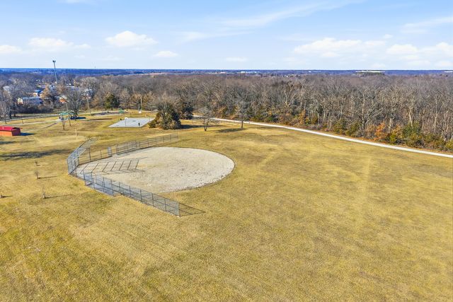 5916 HUNTINGTON CT, Columbia, MO 65202