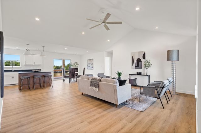 5916 HUNTINGTON CT, Columbia, MO 65202