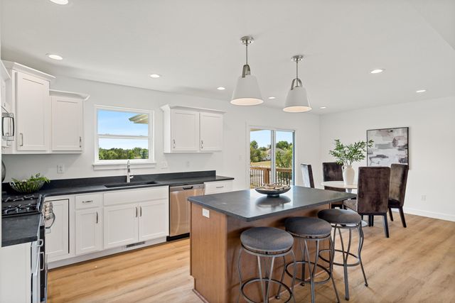 5916 HUNTINGTON CT, Columbia, MO 65202