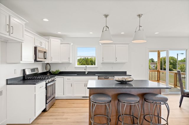 5916 HUNTINGTON CT, Columbia, MO 65202