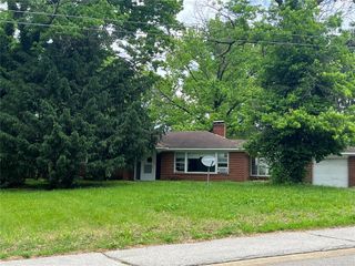 10000 Knollcrest Drive, Riverview, MO 63136