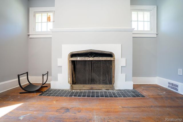 388 Lakewood Street, Detroit, MI 48215