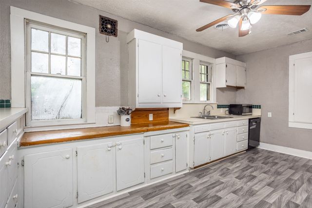 724 S Morris, Gainesville, TX 76240