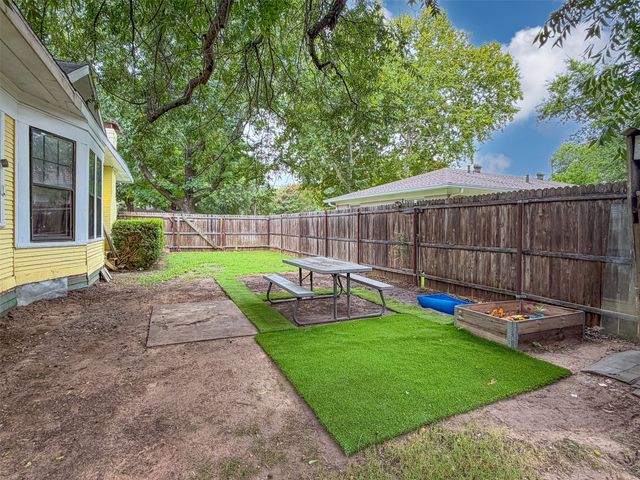724 S Morris, Gainesville, TX 76240