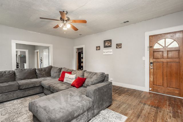 724 S Morris, Gainesville, TX 76240