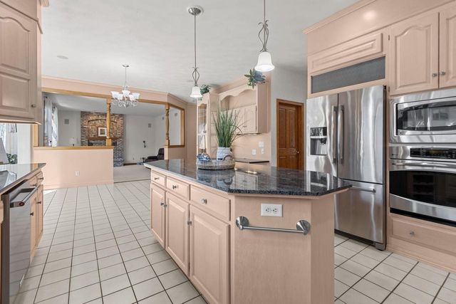 63 BRENTWOOD LANE, Appleton, WI 54915