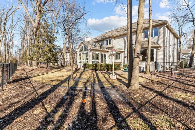 63 BRENTWOOD LANE, Appleton, WI 54915