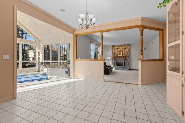 63 BRENTWOOD LANE, Appleton, WI 54915