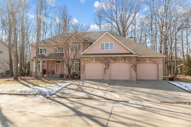 63 BRENTWOOD LANE, Appleton, WI 54915