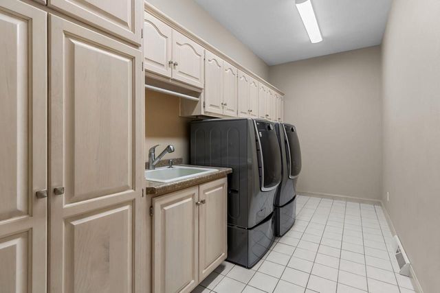 63 BRENTWOOD LANE, Appleton, WI 54915