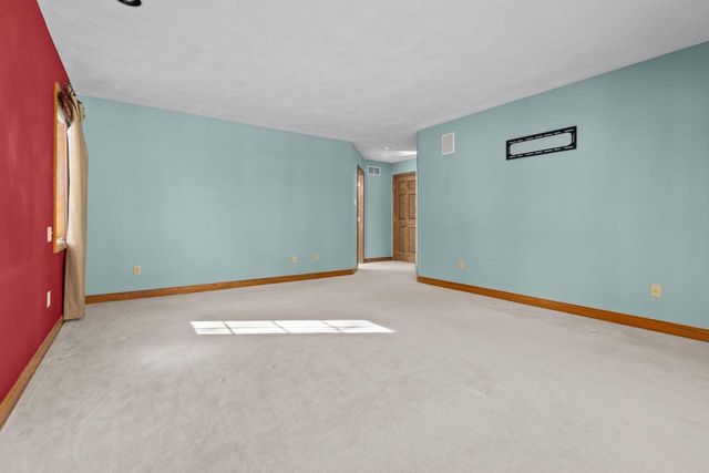 63 BRENTWOOD LANE, Appleton, WI 54915