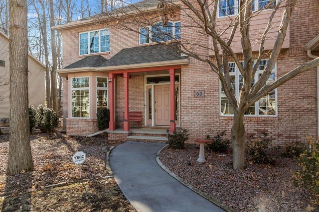 63 BRENTWOOD LANE, Appleton, WI 54915