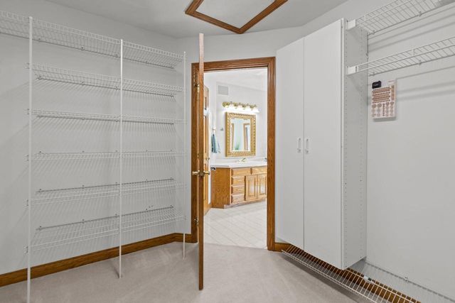 63 BRENTWOOD LANE, Appleton, WI 54915