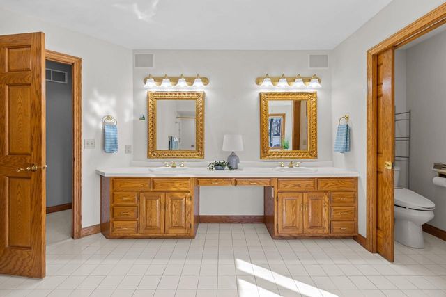 63 BRENTWOOD LANE, Appleton, WI 54915