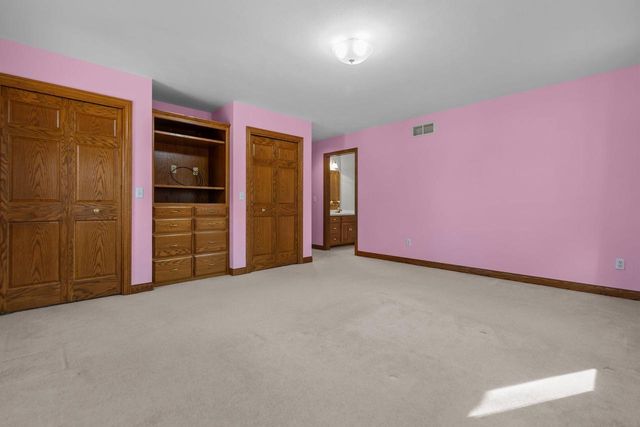 63 BRENTWOOD LANE, Appleton, WI 54915