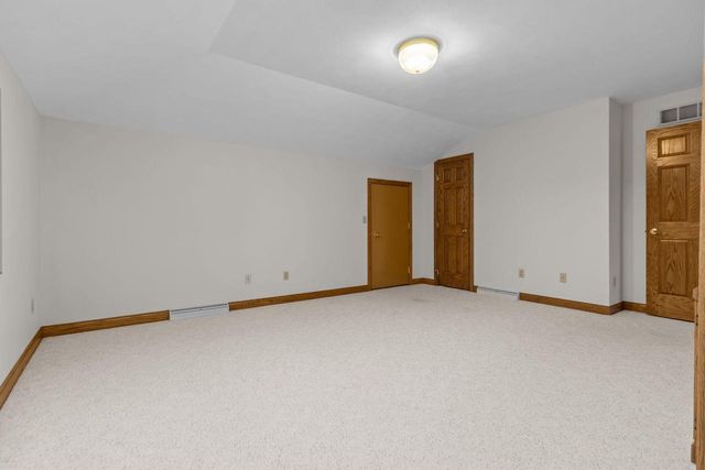 63 BRENTWOOD LANE, Appleton, WI 54915